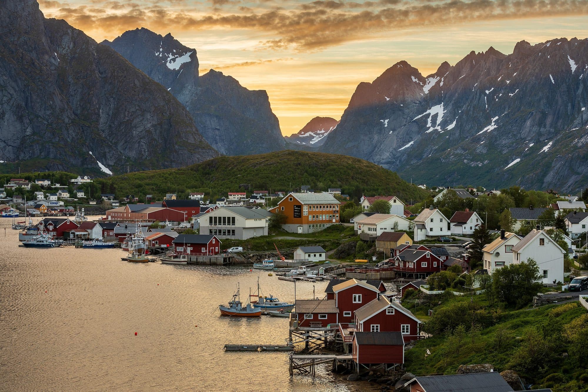 Houses of Reine by Gravdalsbukta, Moskenes, Nordland, Norway, 2022 June.jpg